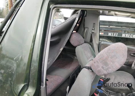 2000 Chevrolet Tracker z USA, uszkodzony, nr VIN 2CNBJ1862Y6957121